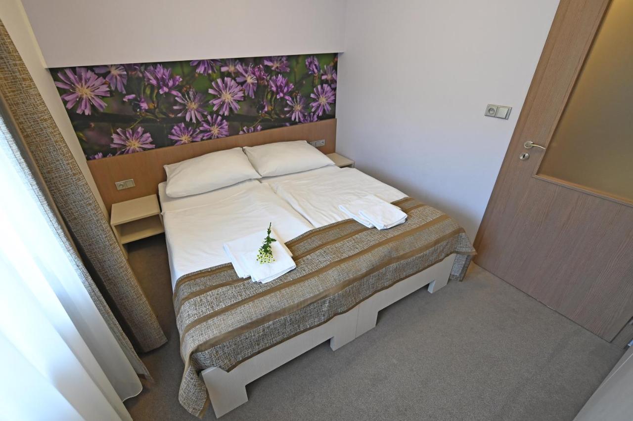 Hotel Jirinka โดลนี โมราวา ภายนอก รูปภาพ