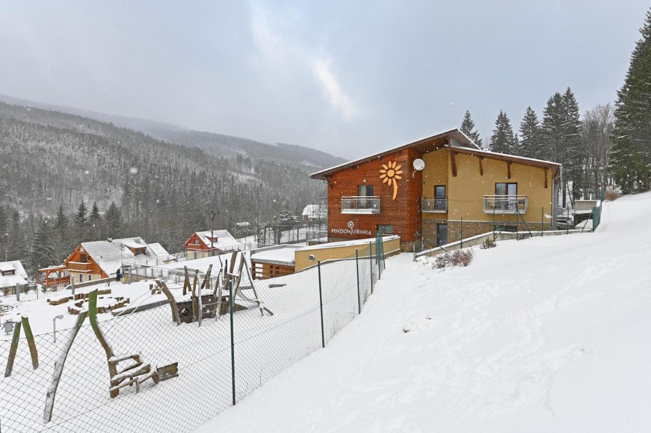 Hotel Jirinka โดลนี โมราวา ภายนอก รูปภาพ