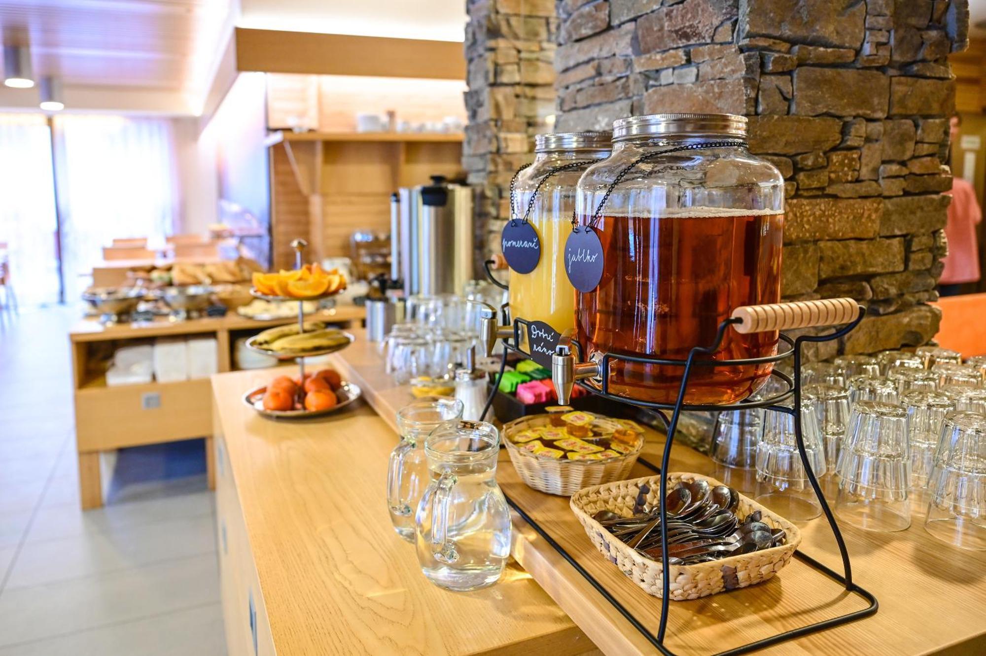 Hotel Jirinka โดลนี โมราวา ภายนอก รูปภาพ